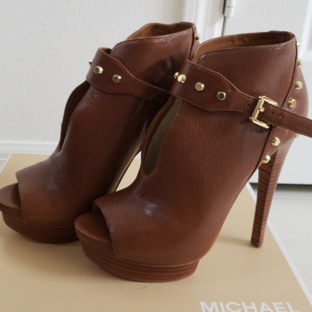 Bootie - Picture 2 of 6